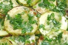 Салат из кабачков с луком и зеленью